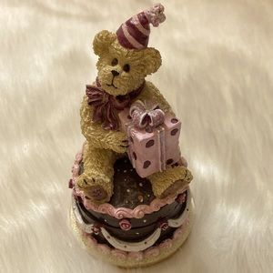 Beautiful miniature birthday bear figurine/trinket box
